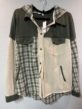 NWT XL Women’s Buckle Cream & Olive Mixed Plaid Hooded Shirt Jacket
